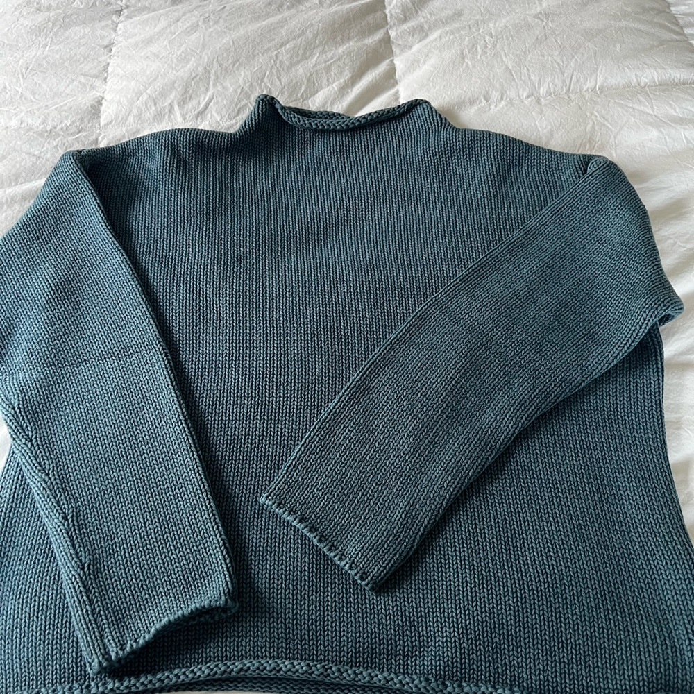Demylee cotton sweater
Cozy, soft. Worn about 4 times.